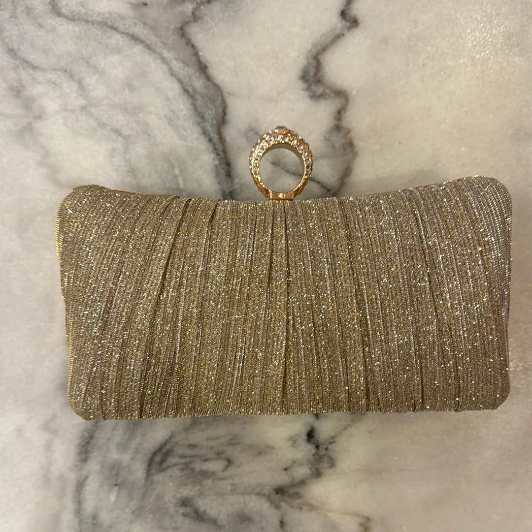 20239-Finger Ring Champagne Clutch