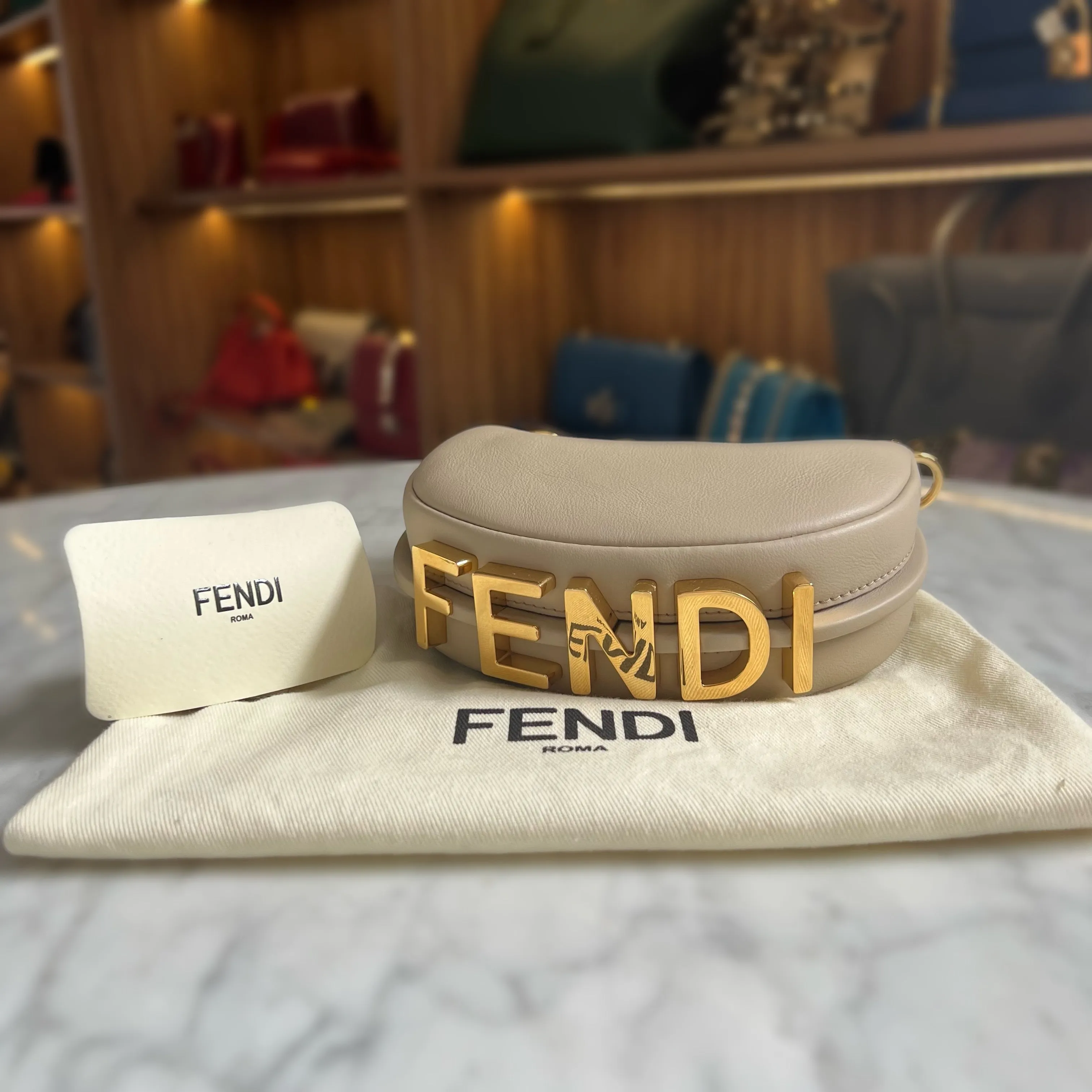 Bolsa Fendi Fendigrafia Couro Nude