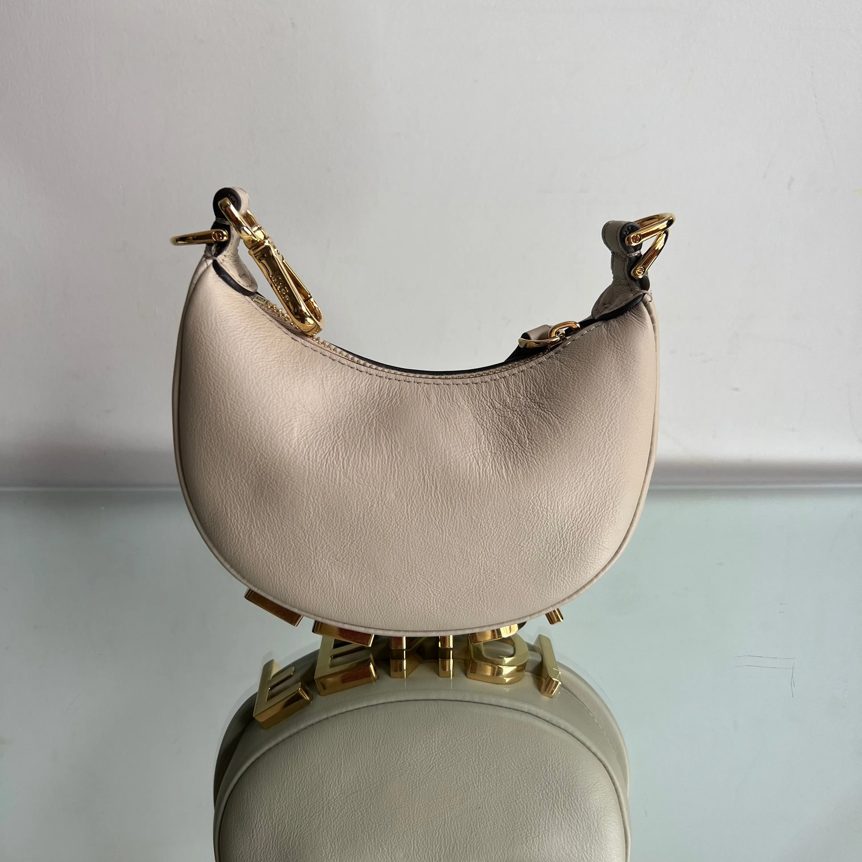 Bolsa Fendi Fendigrafia Couro Nude