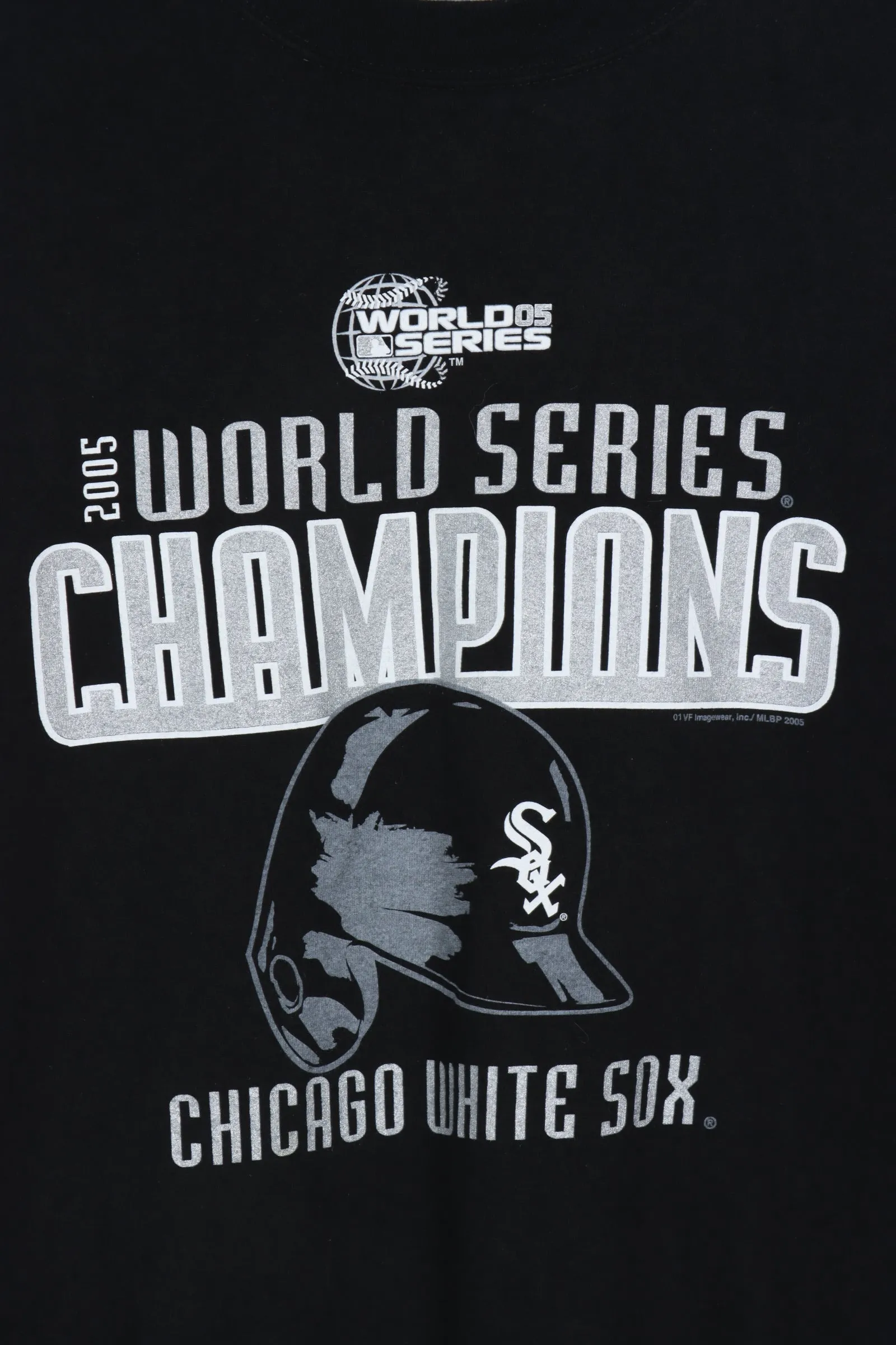 Chicago White Sox World Series Glitter Champions Helmet Tee (M)