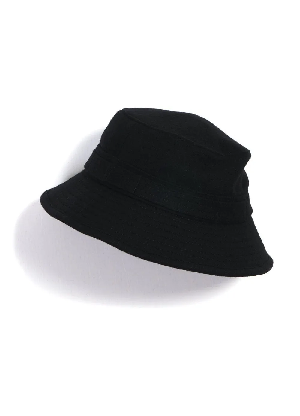 EDVARD | Bucket Hat With Earflaps | Black