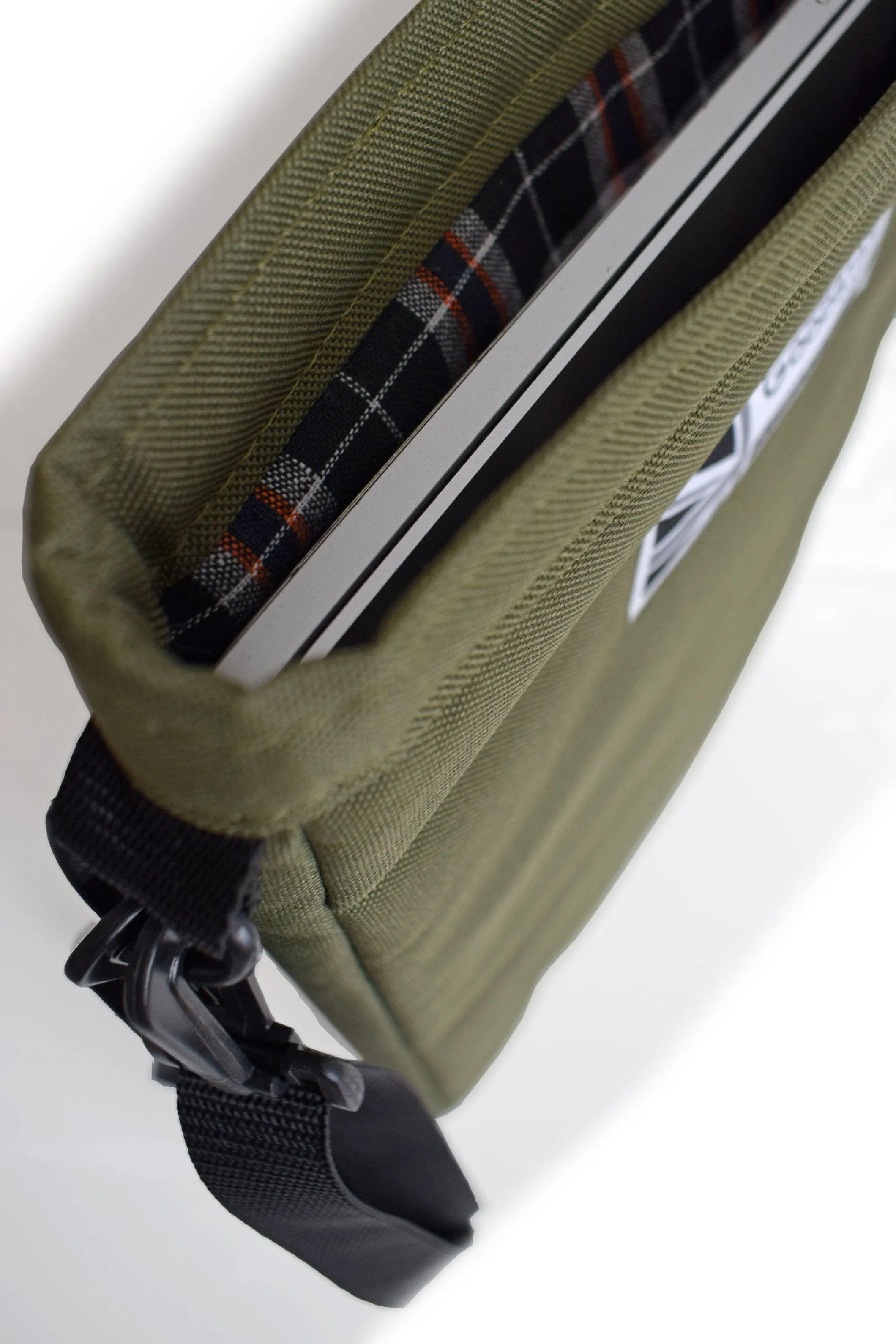 Laptop Carry Case  | OLIVE